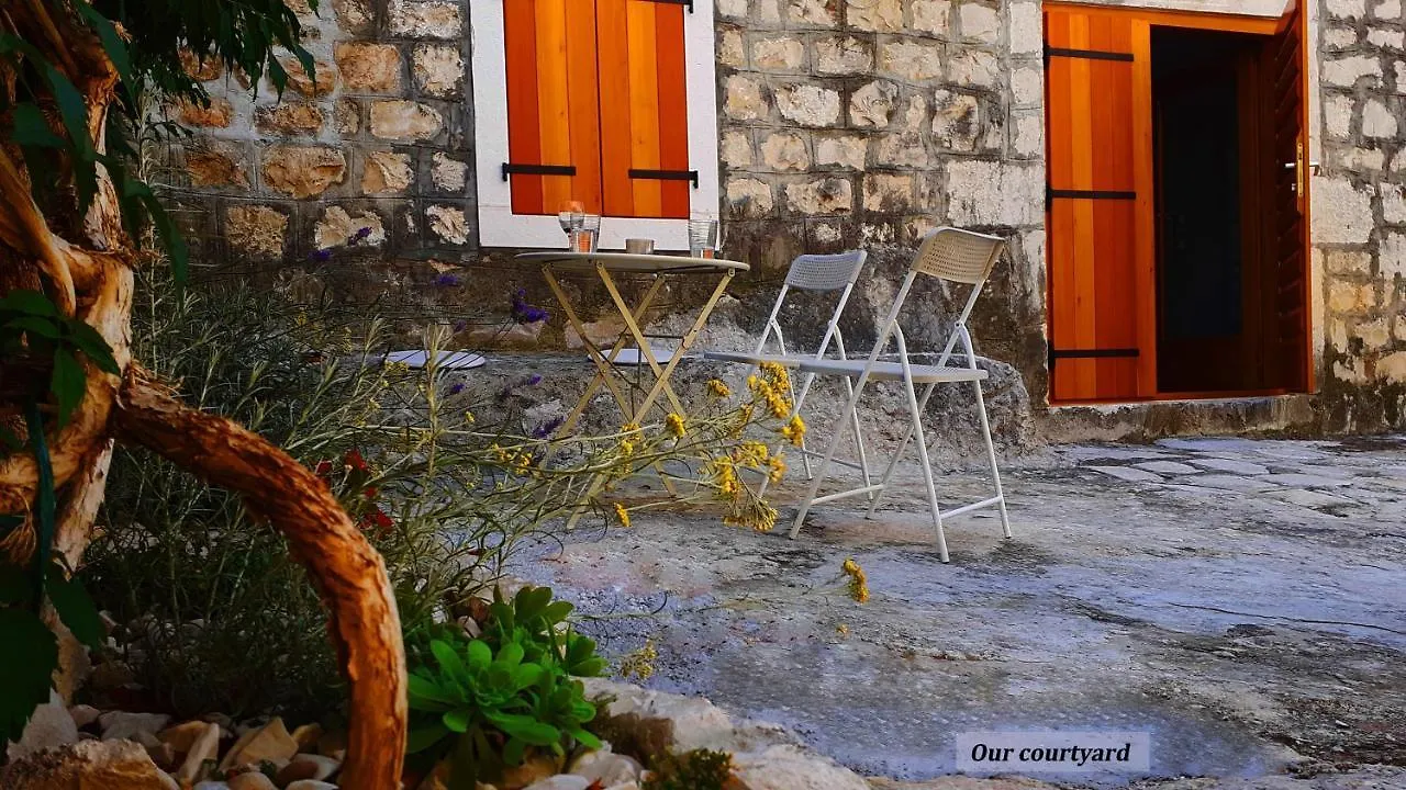 Charming Apartment Petrus **** Trogir
