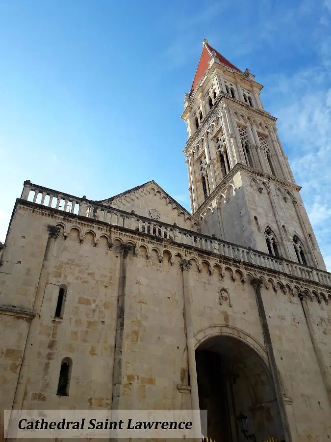 Charming Apartment Petrus **** Trogir Croatia